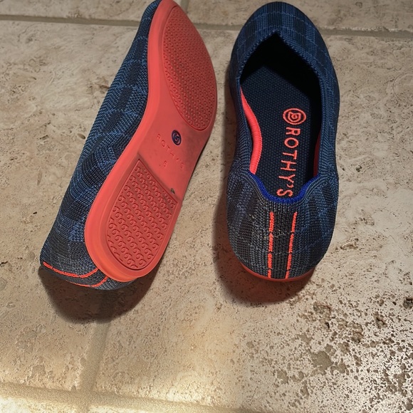 Rothy’s the flat - Picture 2 of 3